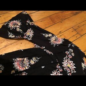 Black floral top